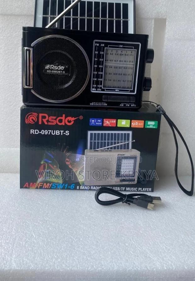 RS097 Solar Rechargeable Radio - main view