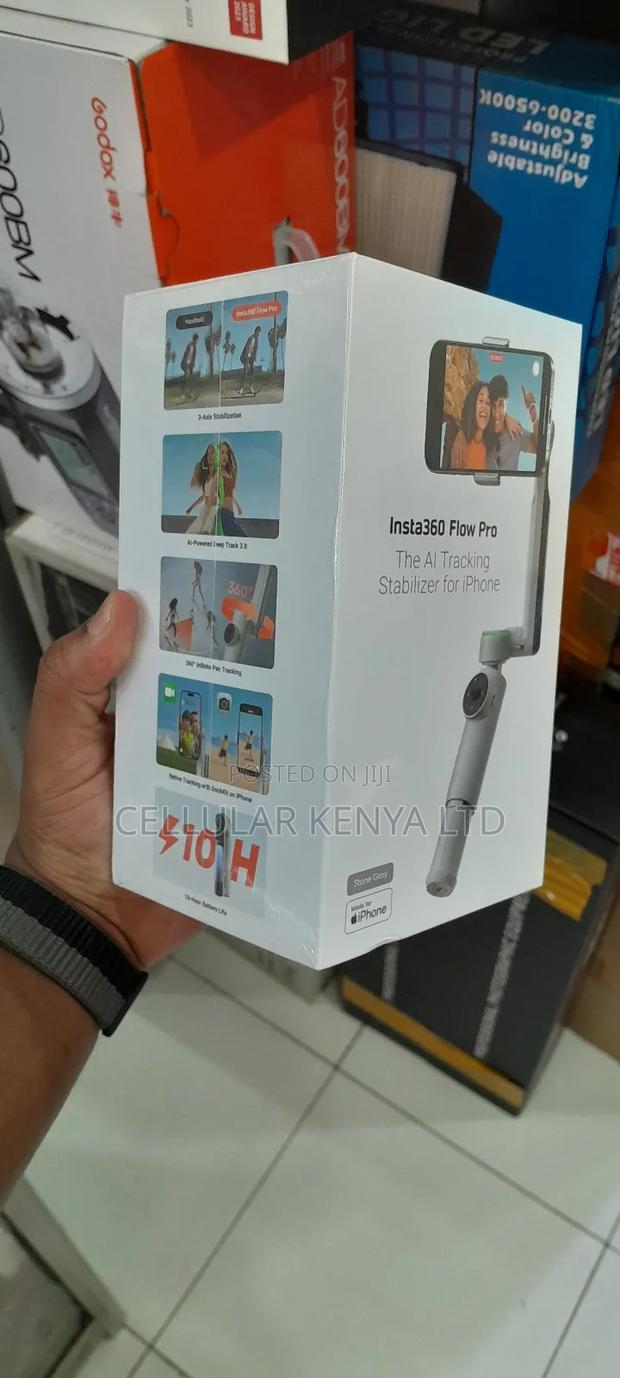 Insta360 Flow Pro Smartphone Gimbal Stabilizer - thumbnail 2