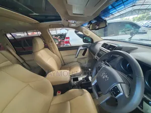 Toyota Land Cruiser Prado 2017 Gray