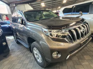 Toyota Land Cruiser Prado 2017 Gray