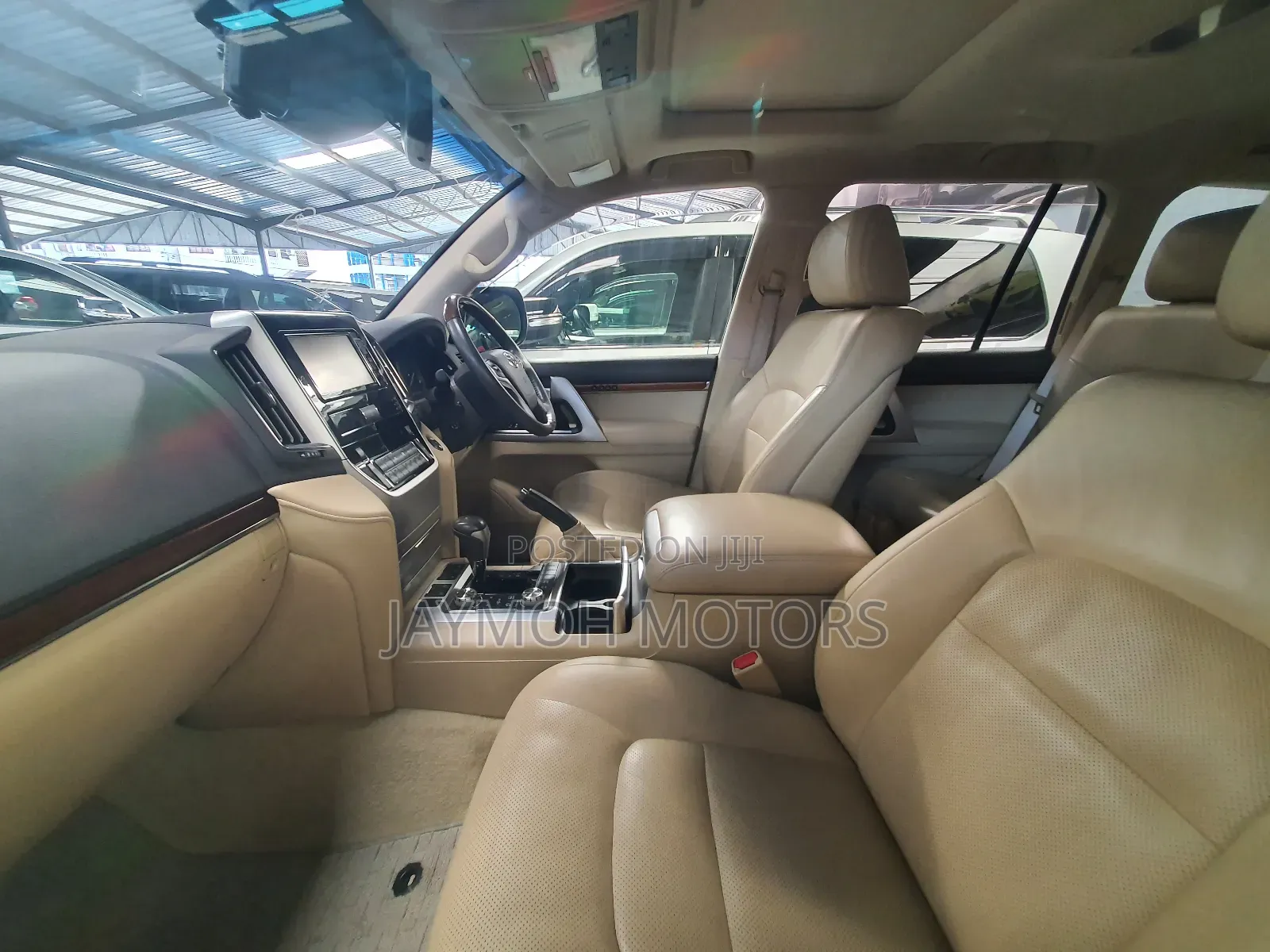 Toyota Land Cruiser 2017 White