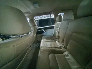 Toyota Land Cruiser 2017 White
