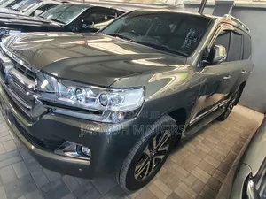 Toyota Land Cruiser 2018 Green