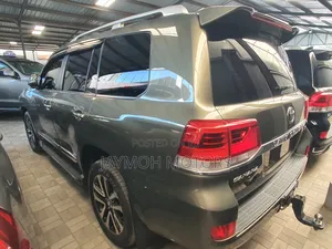 Toyota Land Cruiser 2018 Green