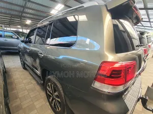 Toyota Land Cruiser 2018 Green