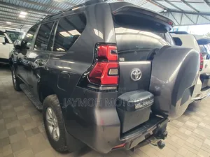 Toyota Land Cruiser Prado 2018 Gray