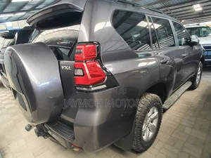 Toyota Land Cruiser Prado 2018 Gray