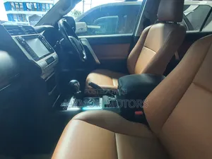 Toyota Land Cruiser Prado 2018 Gray