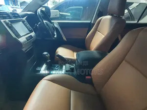 Toyota Land Cruiser Prado 2018 Gray