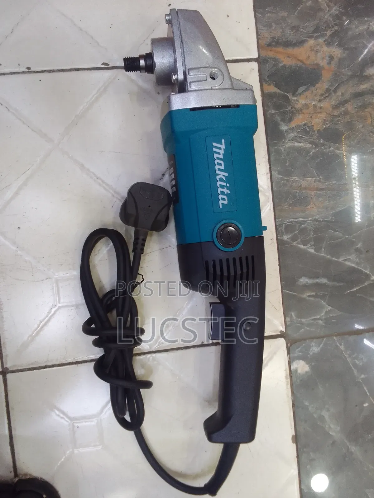 Makita 9237CB Polisher 1200W