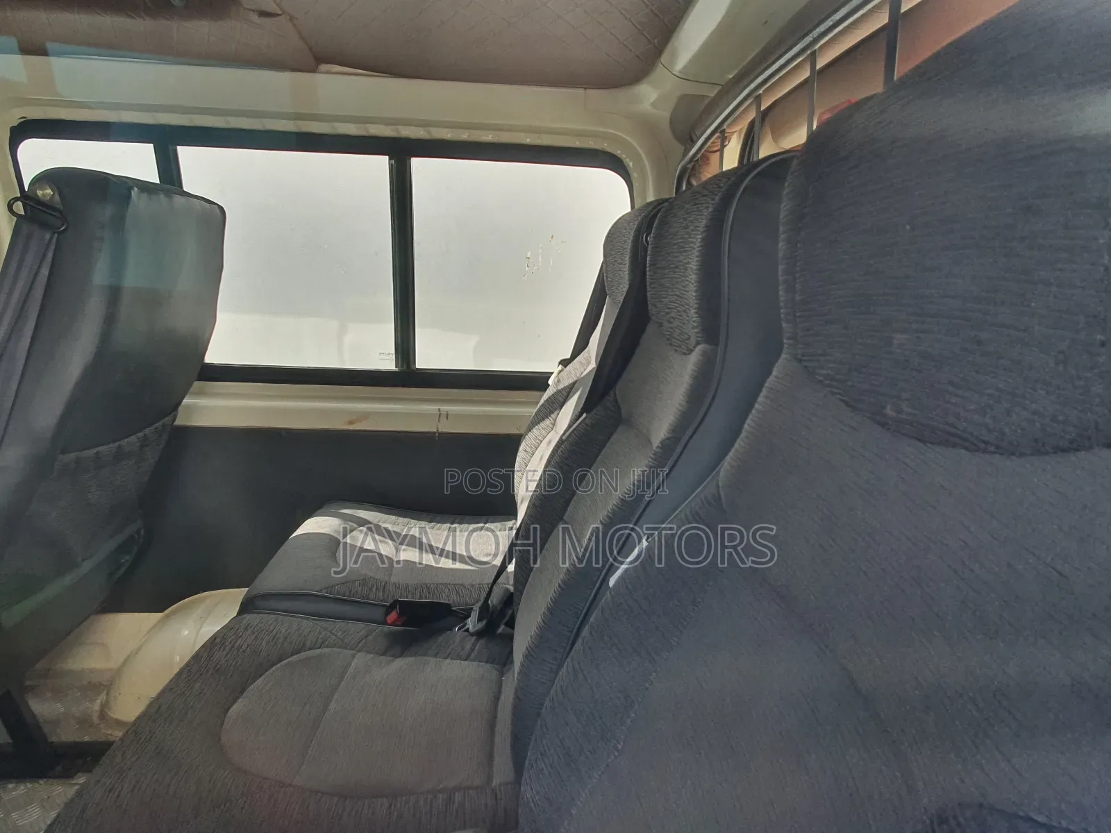 Toyota HiAce 2016 Silver