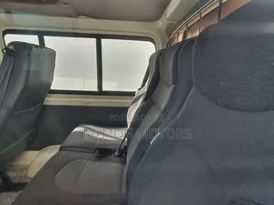 Toyota HiAce 2016 Silver