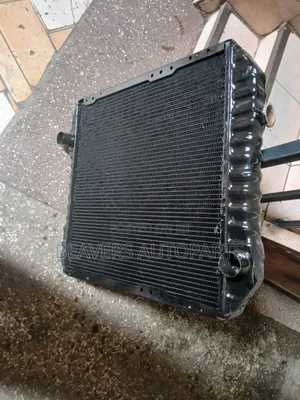 Isuzu FRR 33 Radiator
