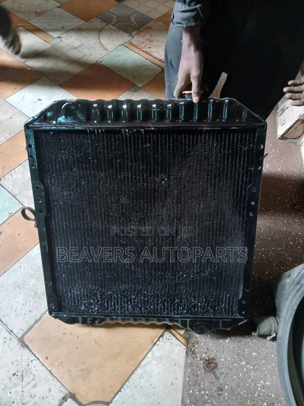 Isuzu FRR 33 Radiator - thumbnail 6