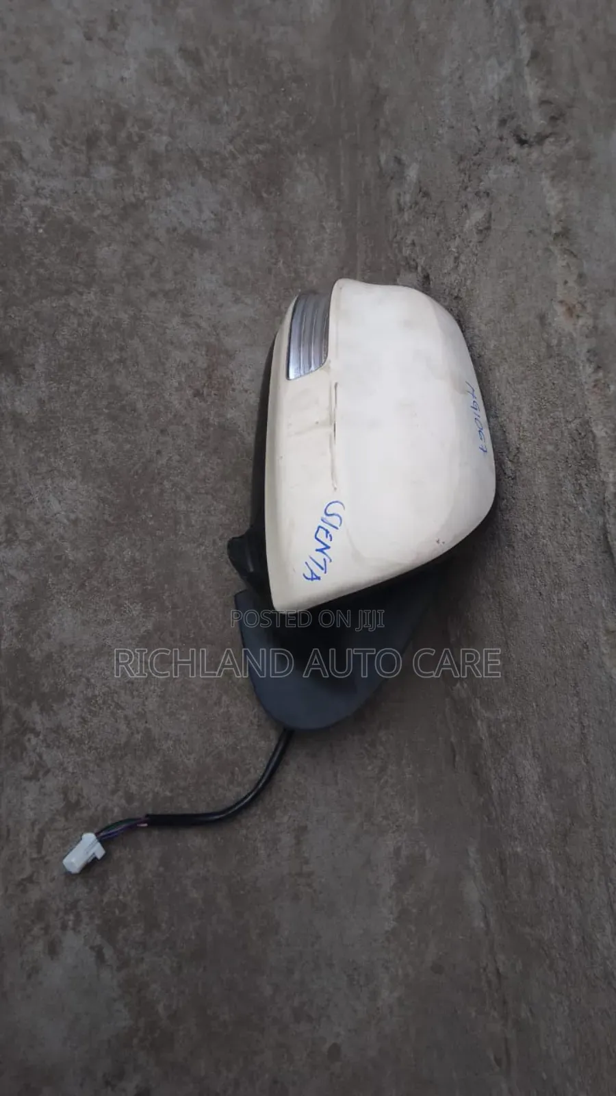 Sienta Side Mirror With Indicator