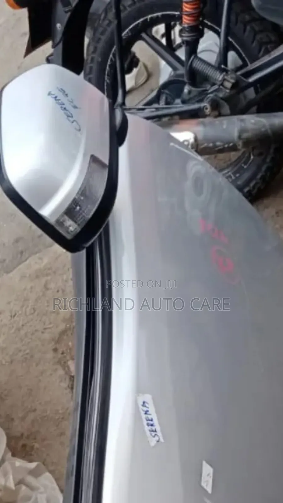 Nissan Serena C25 Side Mirror Right