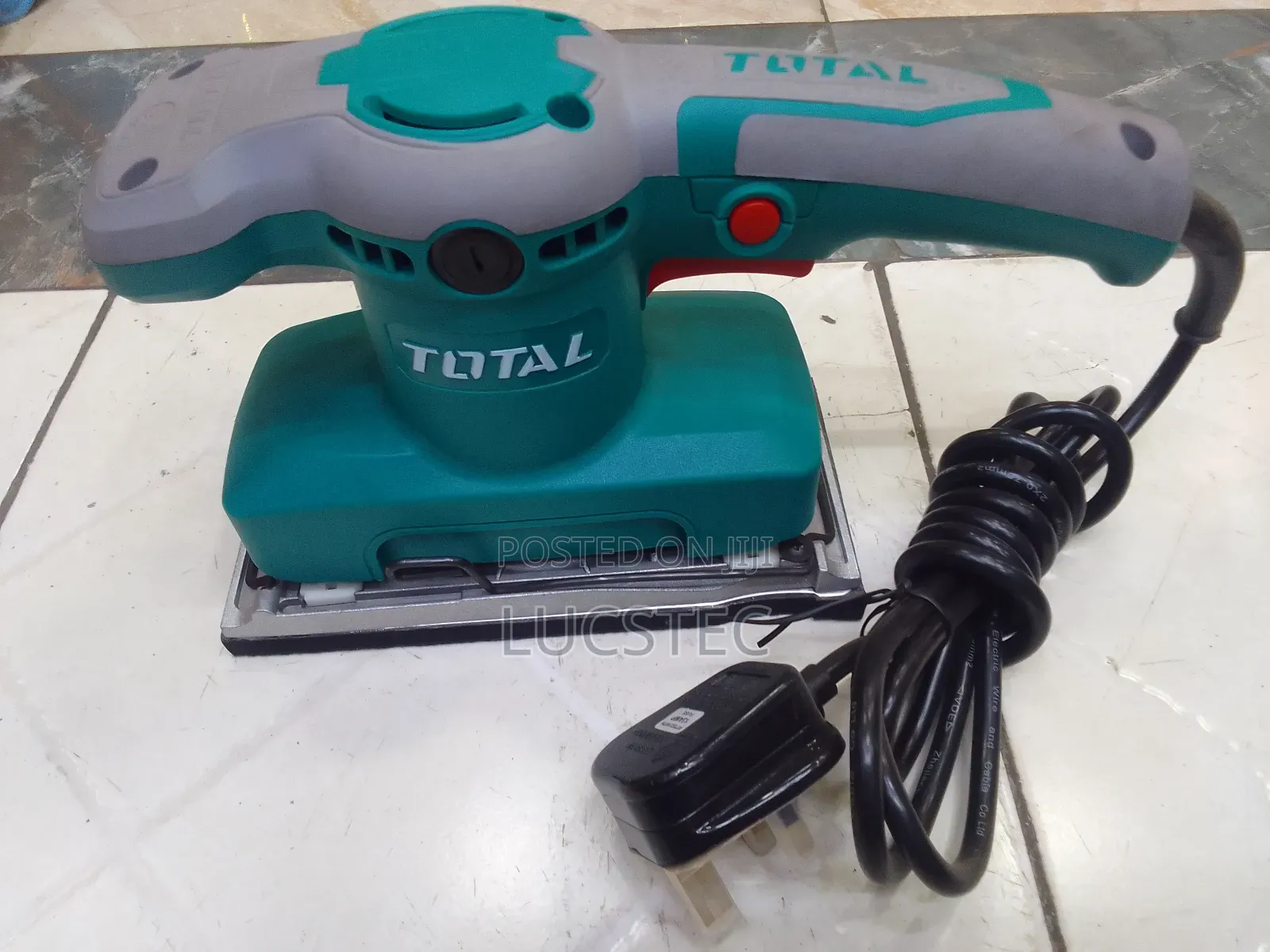 Total TF1301826 Finishing Sander 320W