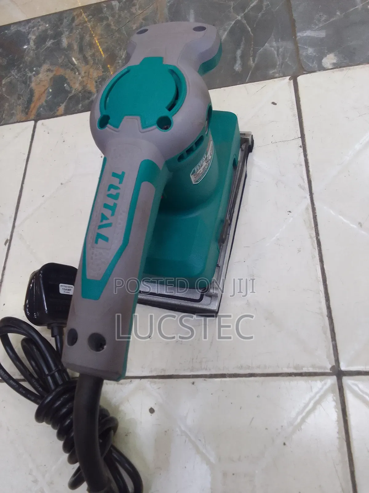 Total TF1301826 Finishing Sander 320W