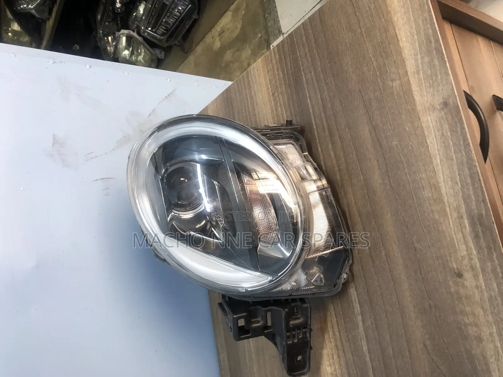 Daihatsu Cast 2015 Headlight