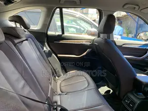 BMW X1 xDrive28i AWD 2017 Brown