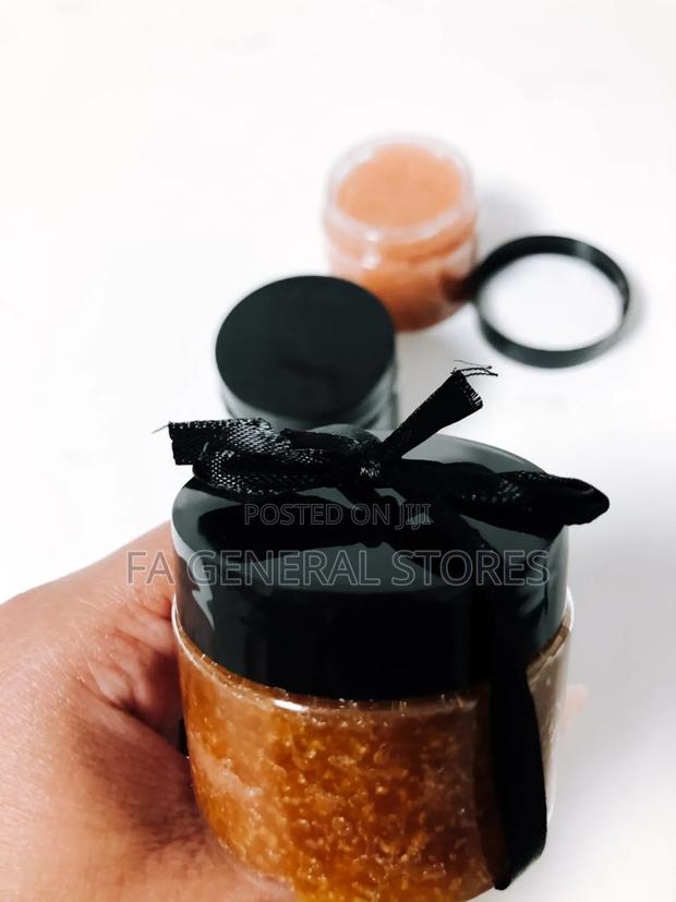 Honey Scrub - thumbnail 4