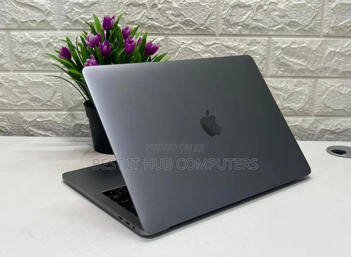 Laptop Apple MacBook Pro 2017 16GB Intel Core i7 SSD 256GB