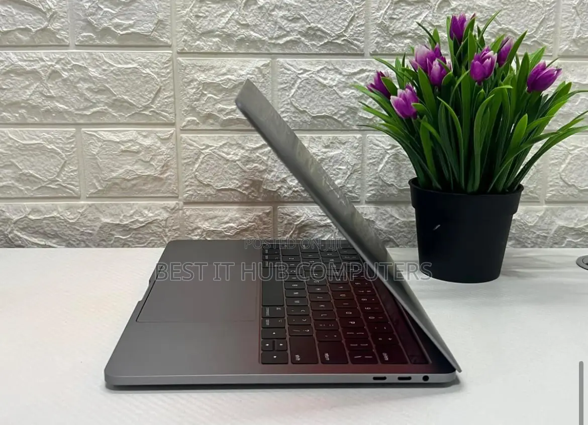 Laptop Apple MacBook Pro 2017 16GB Intel Core i7 SSD 256GB