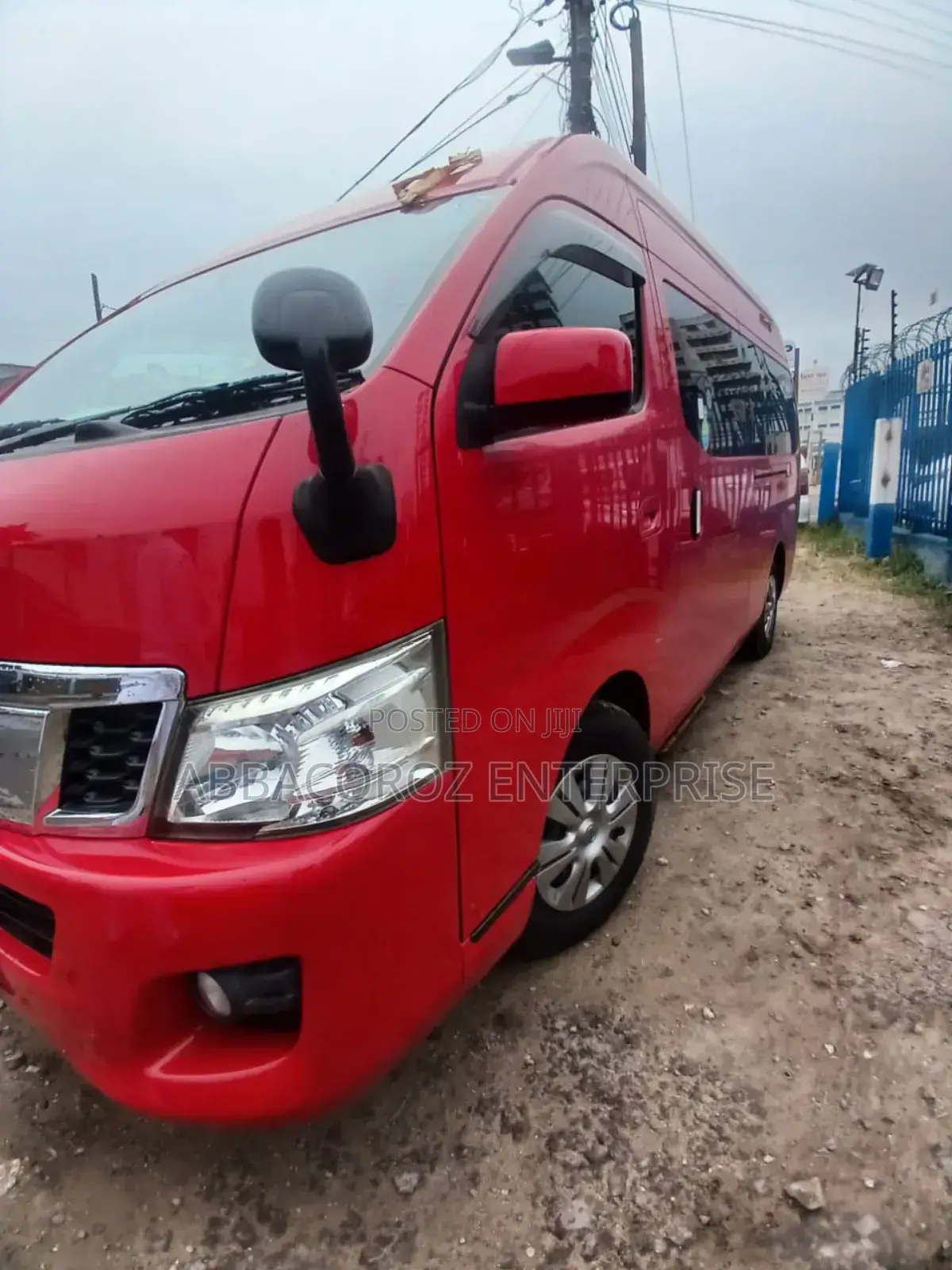 Nissan Caravan (Urvan) 2017 Red