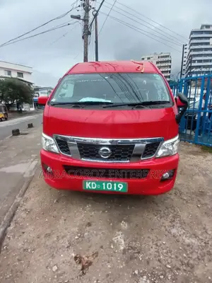 Nissan Caravan (Urvan) 2017 Red