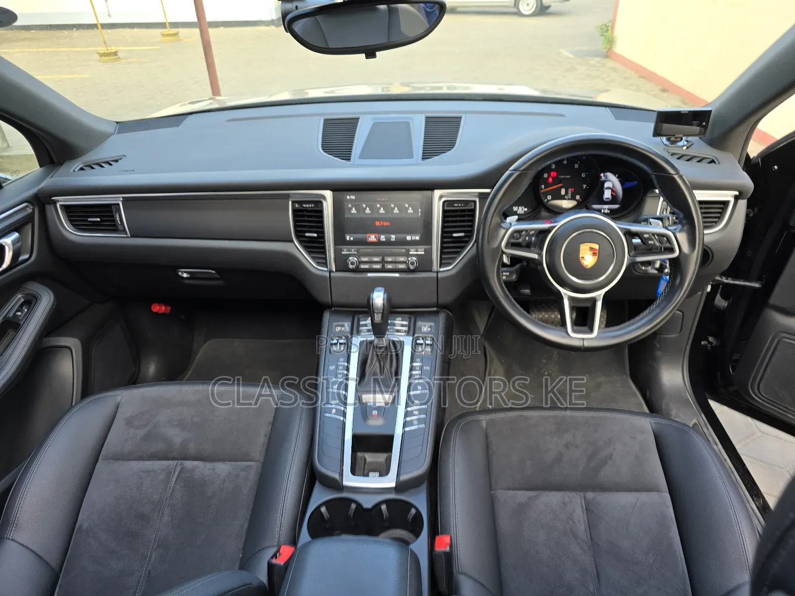Porsche Macan Sport Edition 2018 Black