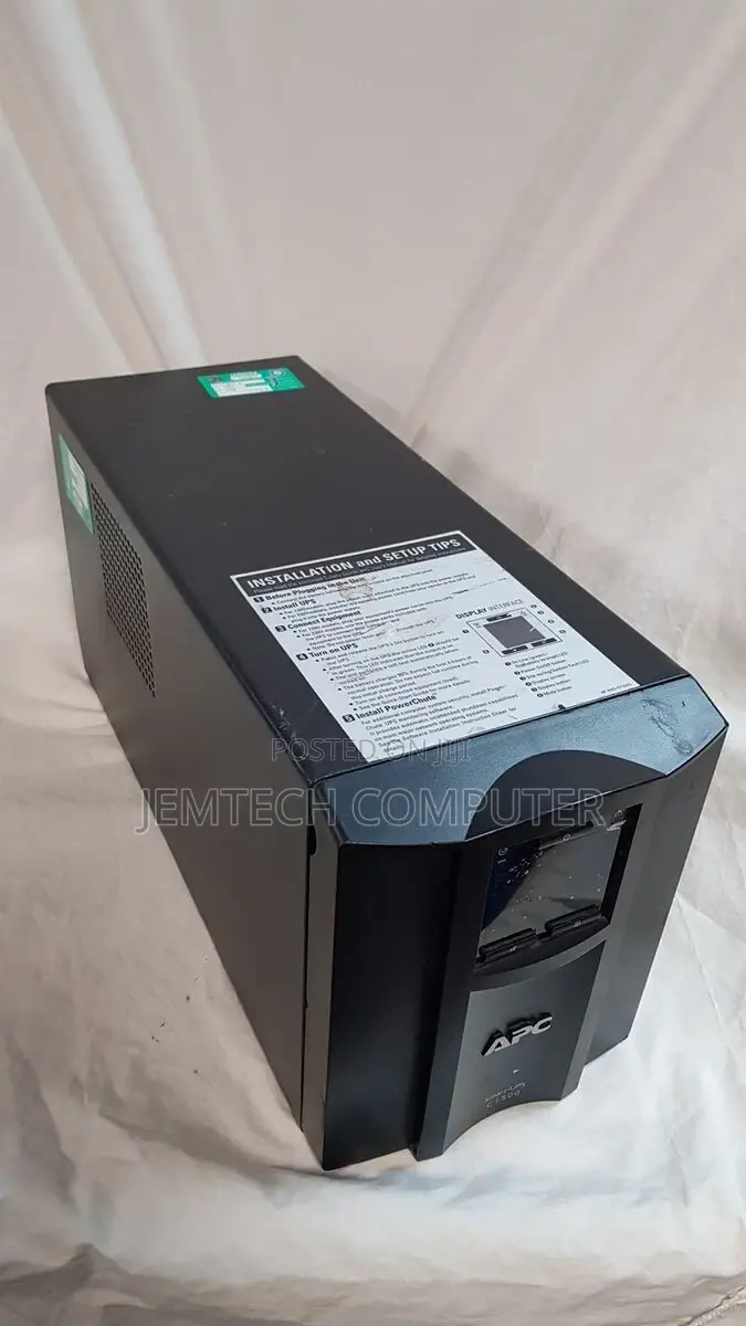 APC Easy UPS 1 Ph Line Interactive 1500VA, Tower, 230V!!