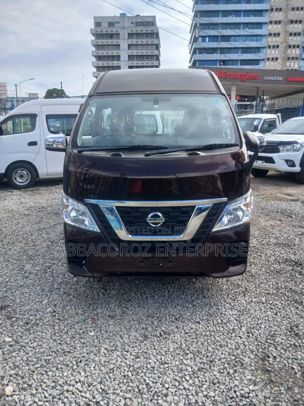 Nissan Caravan (Urvan) 2017 Brown