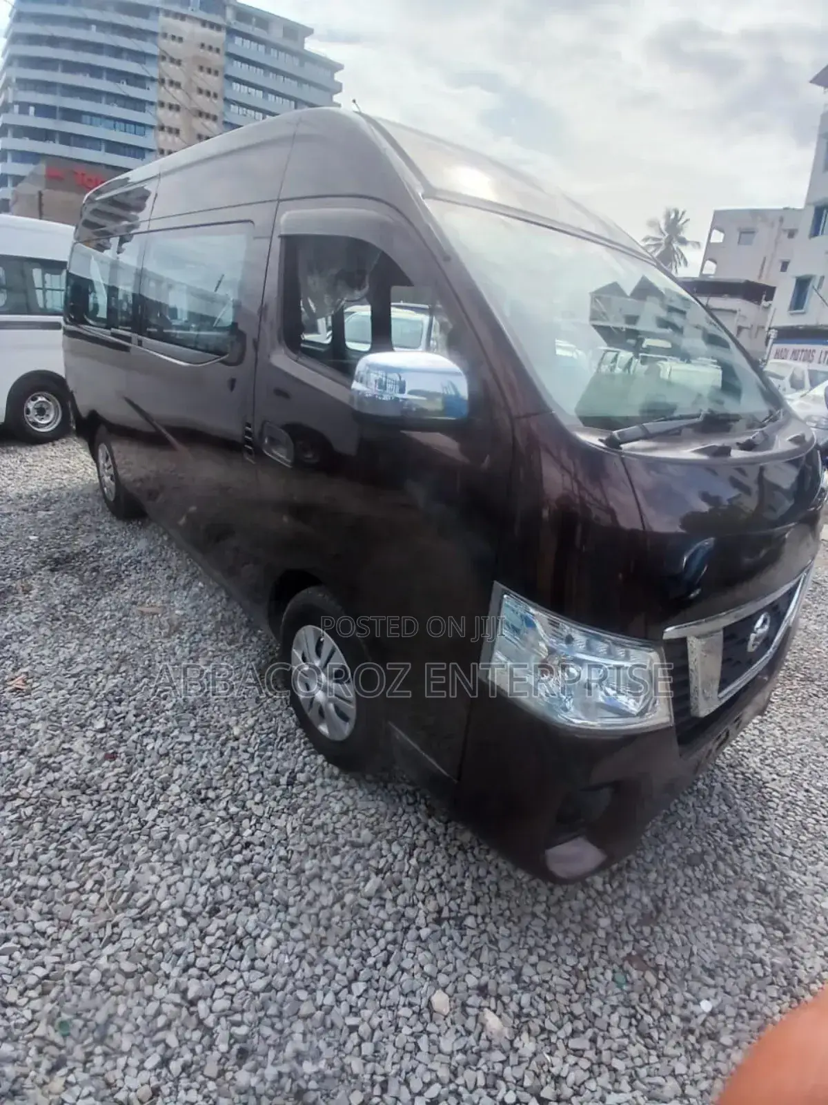 Nissan Caravan (Urvan) 2017 Brown