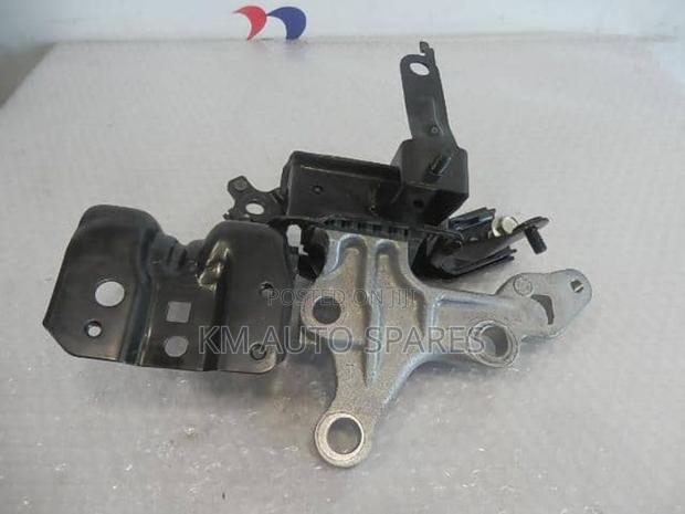 Daihatsu Mira Gearbox Mount. - main view