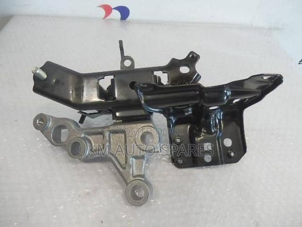 Daihatsu Mira Gearbox Mount. - thumbnail 2