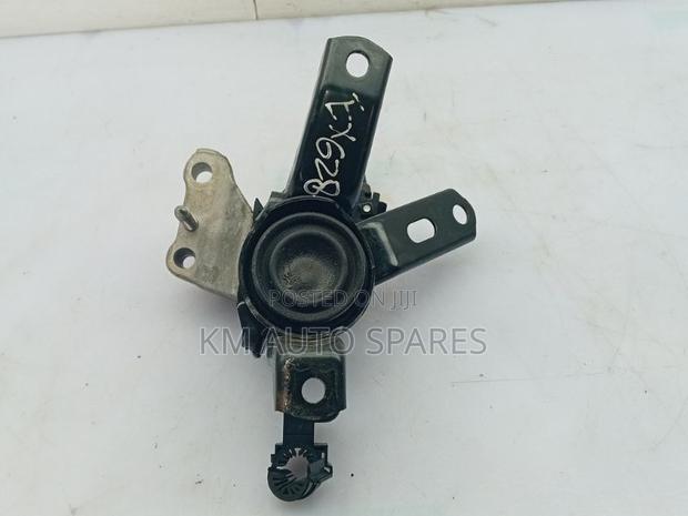 Toyota Auris Engine Mount.