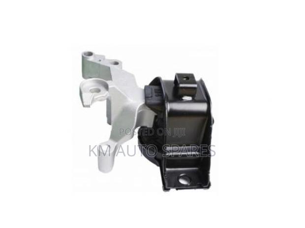 Nissan Dualis Engine Mount. - thumbnail 2