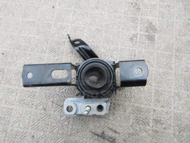 Toyota Ratics Engine Mount.