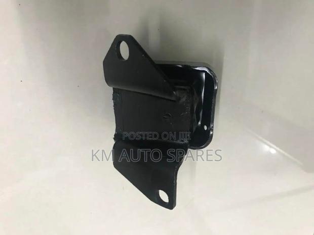 Toyota Rush Engine Mount. - thumbnail 2