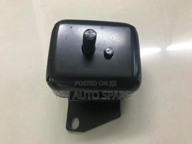Toyota Rush Engine Mount. - thumbnail 3