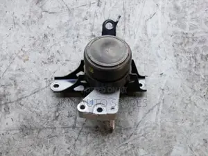 Toyota Vitz Engine Mount.