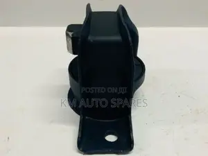 Nissan Bluebird Engine Mount.