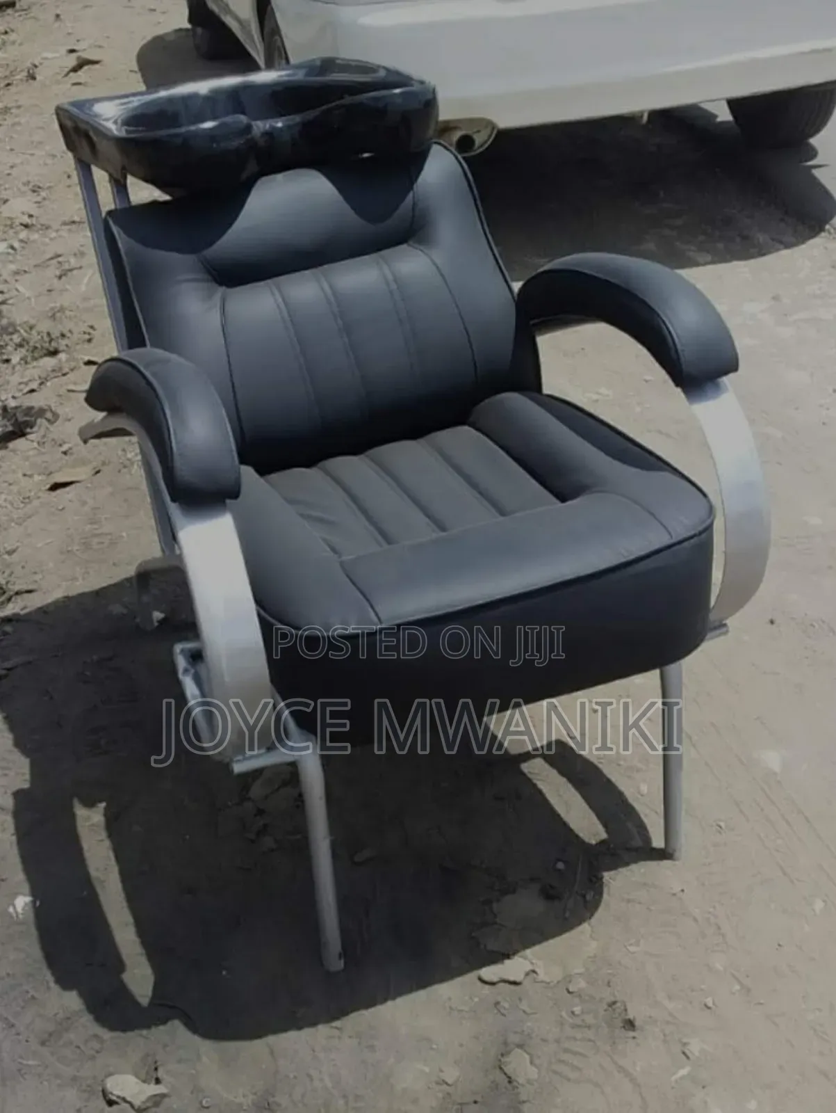 Sink Seat, Black and Silver 