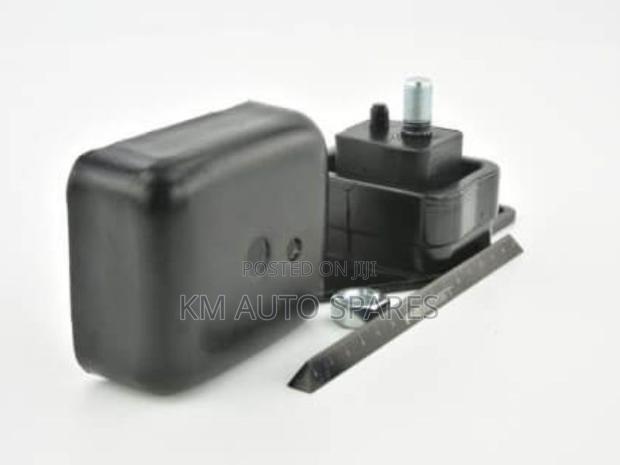 Toyota Cami Engine Mount. - thumbnail 4