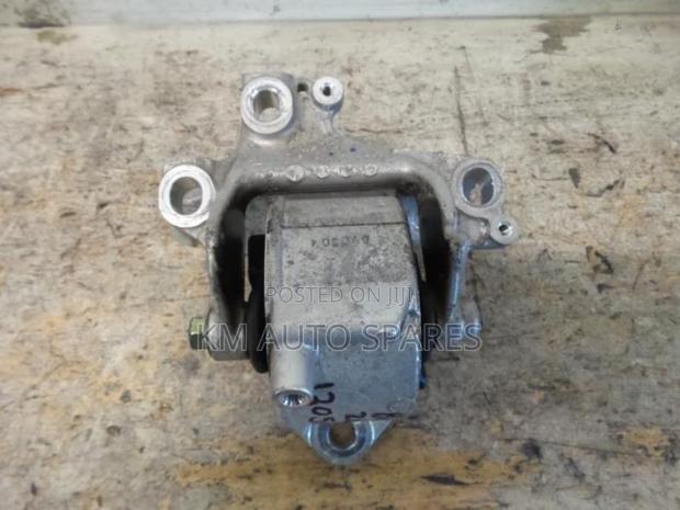 Honda Insight Gearbox Mount. - thumbnail 3