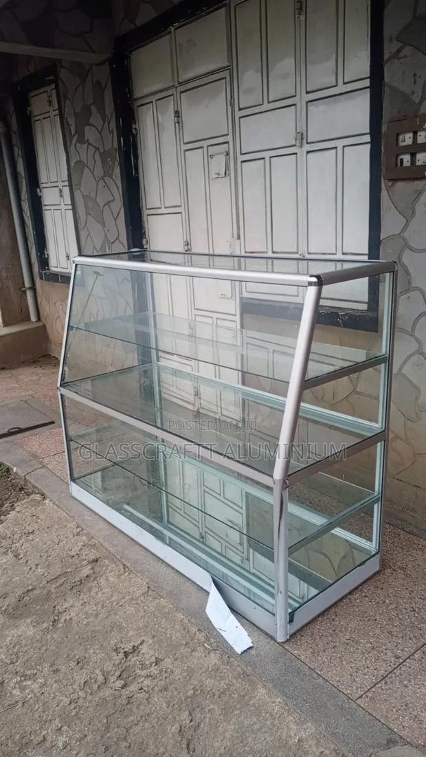 Glass Display for Cakes - thumbnail 3