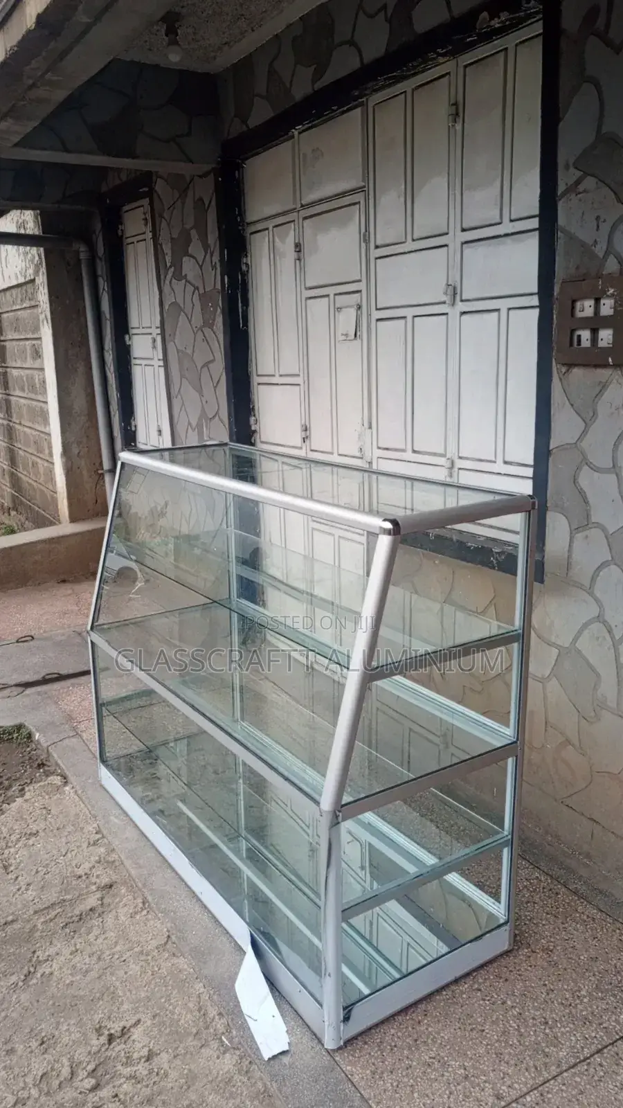 Glass Display for Cakes