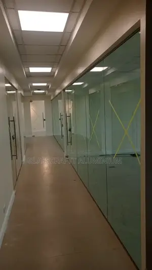 Framless Office Partition