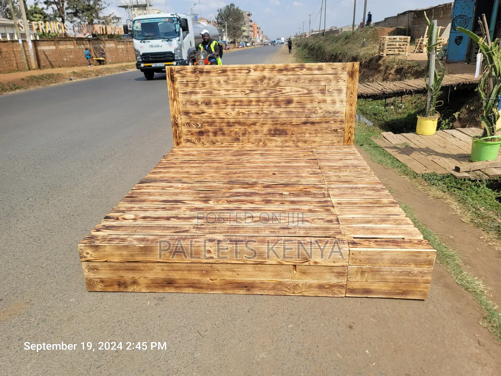 Premium 6x6 Rustic Pallets Bed