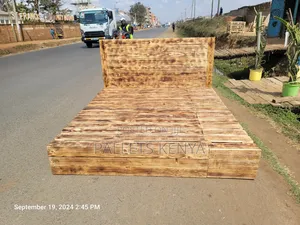 Premium 6x6 Rustic Pallets Bed